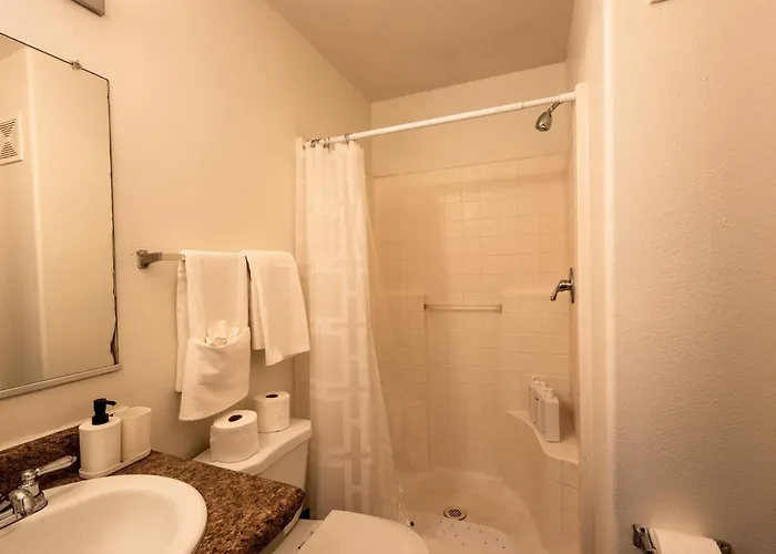 Apartment With Pool Access Tolleson