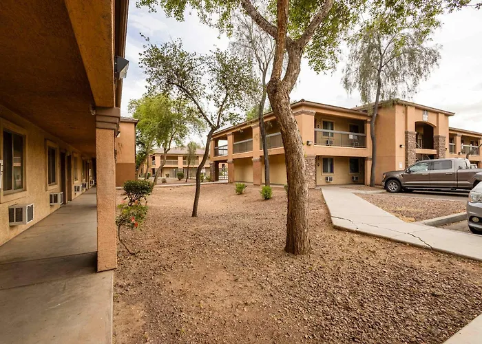Apartment With Pool Access Tolleson